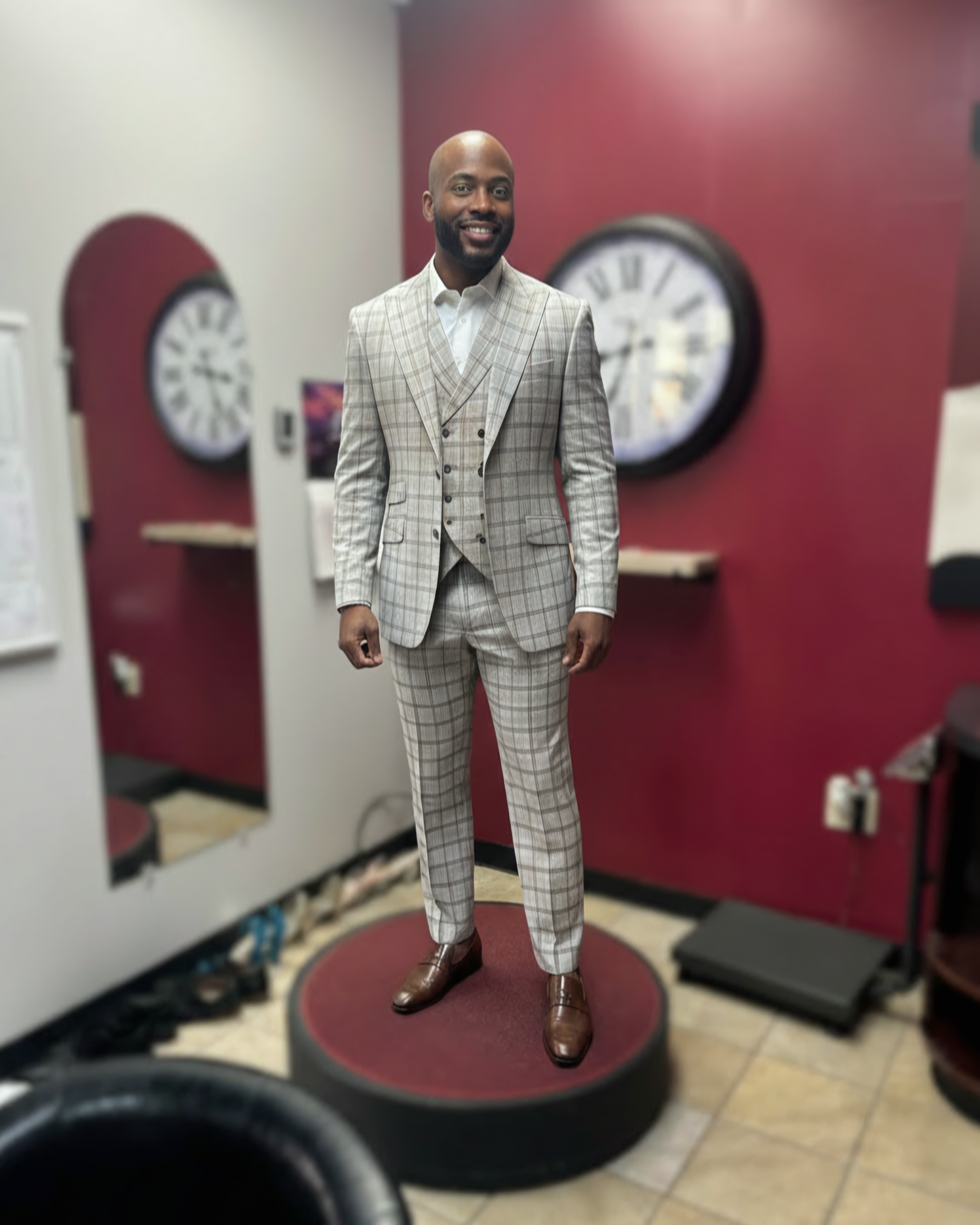 Custom-made 100% Merino Wool Suits / Light Brown - Custom-made Single-Breasted Peak Lapel Men's Three Piece Slim Fit Suit