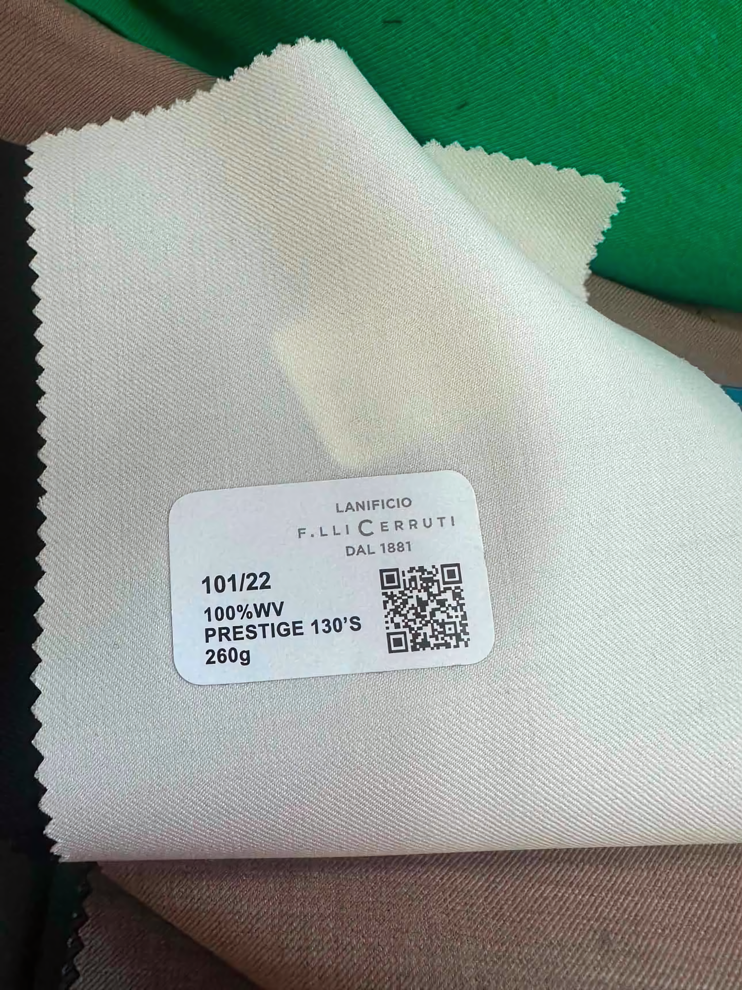 BESPOKE C.O.D.E 100% Wool Suits / Off-White - Hand-made Double-Breasted Peak Lapel Men's Two Piece Modern Fit Suit
