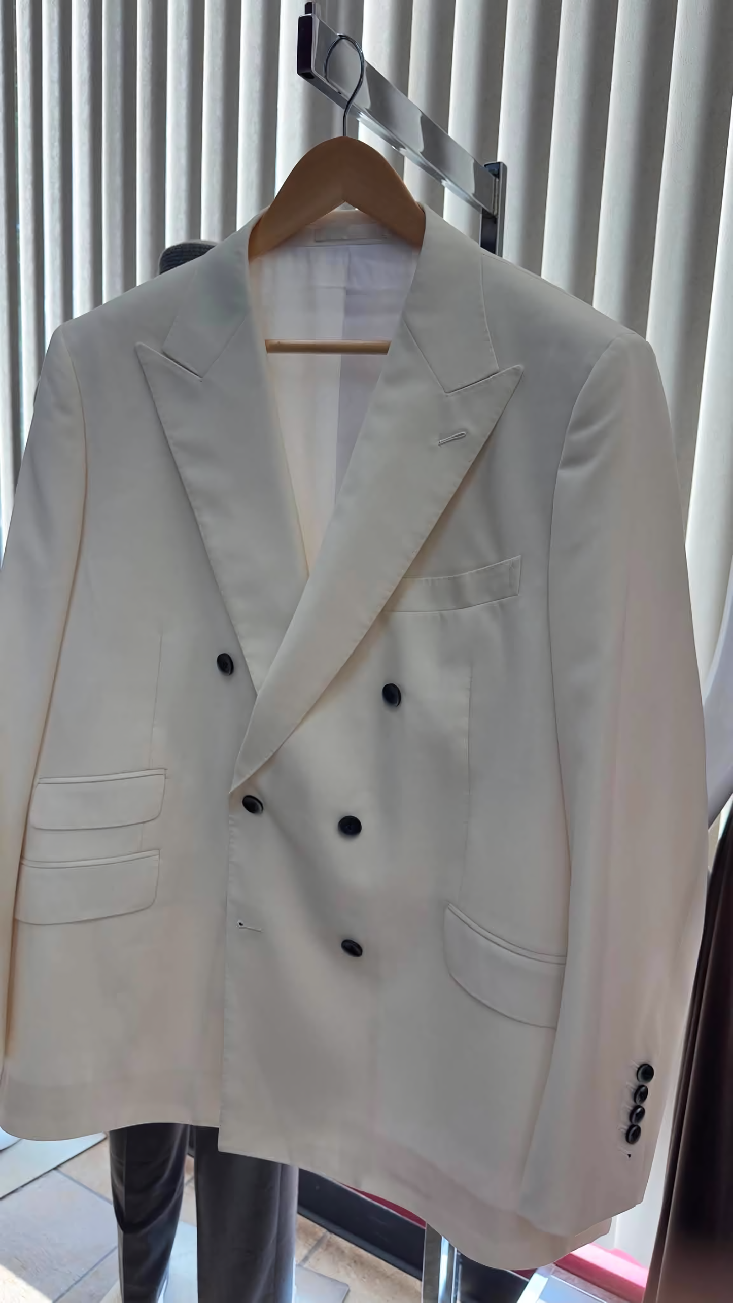 BESPOKE C.O.D.E 100% Wool Suits / Off-White - Hand-made Double-Breasted Peak Lapel Men's Two Piece Modern Fit Suit